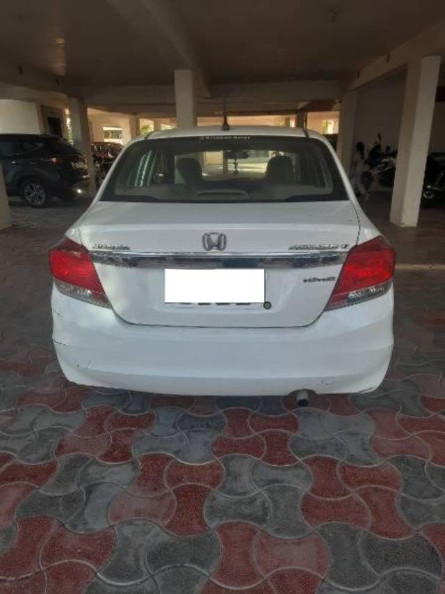 https://images10.gaadi.com/usedcar_image/4346038/original/processed_b50ccc52-ea27-487b-88e6-f27f8654c1e1.jpg?imwidth=6401