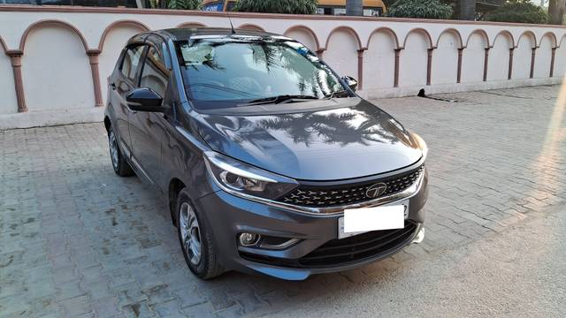 https://images10.gaadi.com/usedcar_image/4346063/original/processed_a9bfee7cf12dd832ee5b6e9c2bef5a01.jpg?imwidth=6400