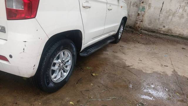 https://images10.gaadi.com/usedcar_image/4346066/original/03adb6ed54e9cb5e3da1f6e705bfb074.jpg?imwidth=6402