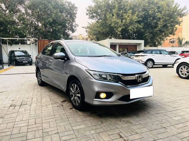 https://images10.gaadi.com/usedcar_image/4346145/original/processed_d831dc589f39fe25e8d53e9136dd95ce.jpeg?imwidth=6400