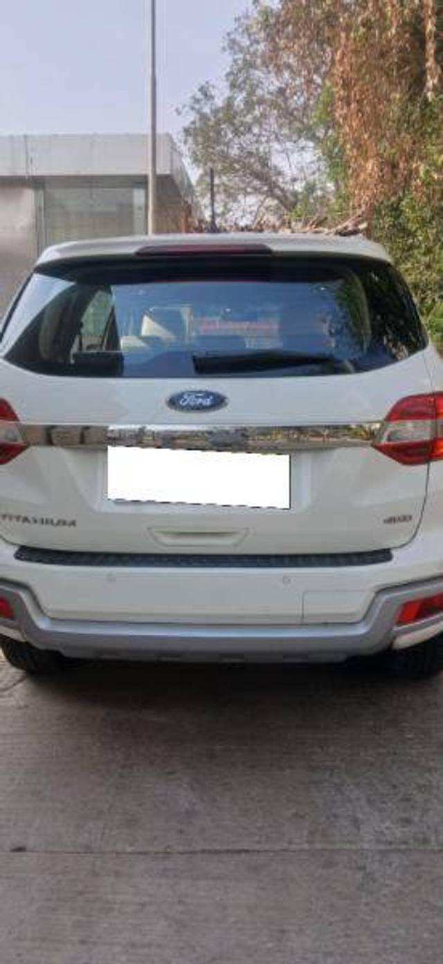 https://images10.gaadi.com/usedcar_image/4346152/original/a0956bb634973c13777d784c634dbe57.jpeg?imwidth=6401