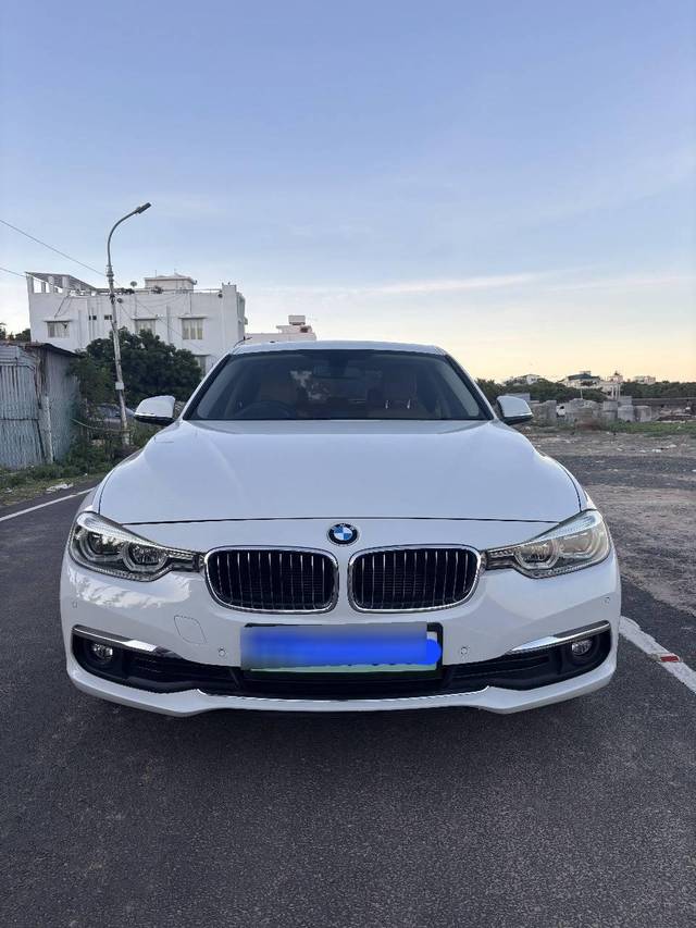 https://images10.gaadi.com/usedcar_image/4346240/original/processed_219168370fc5a7bafd610e36d119d02f.jpg?imwidth=6400