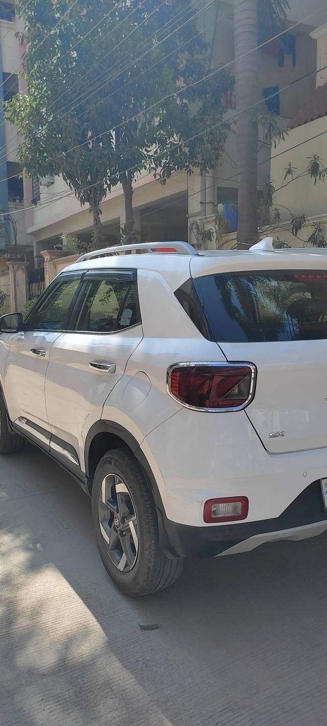 https://images10.gaadi.com/usedcar_image/4346252/original/processed_52b3ff3c56b35f2dacb97767f0e52e07.jpg?imwidth=6401