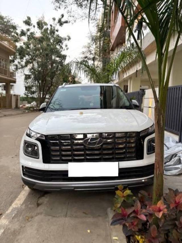 https://images10.gaadi.com/usedcar_image/4346358/original/processed_8b31e4f8-c400-4411-bc1a-5b0b3e742b52.jpeg?imwidth=6402