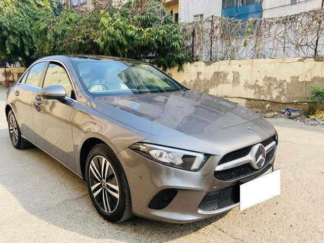 https://images10.gaadi.com/usedcar_image/4346373/original/processed_5aaf08f9172acc85c0db48a016563e45.jpg?imwidth=6400