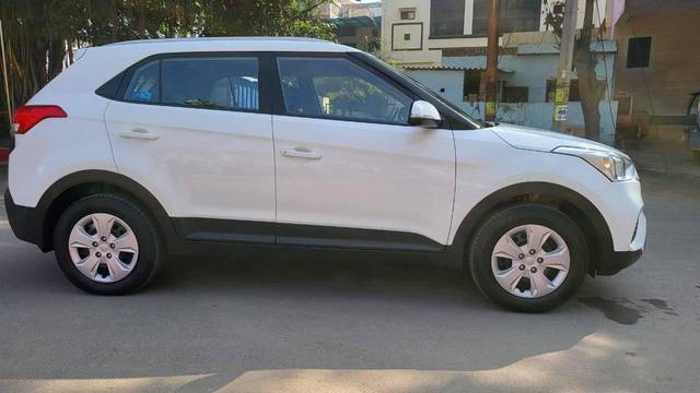 https://images10.gaadi.com/usedcar_image/4346417/original/processed_6615a1a14ed082ab47487df79b3a29f7.jpg?imwidth=6401