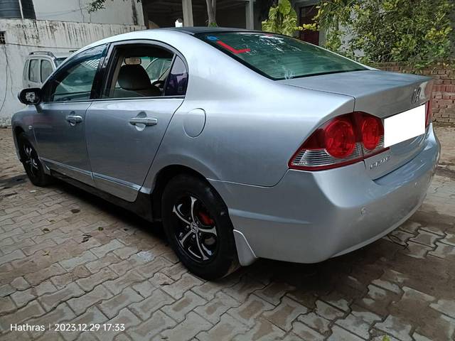 https://images10.gaadi.com/usedcar_image/4346539/original/processed_02374805ae215d14562c8aecb35b7e07.jpg?imwidth=6401