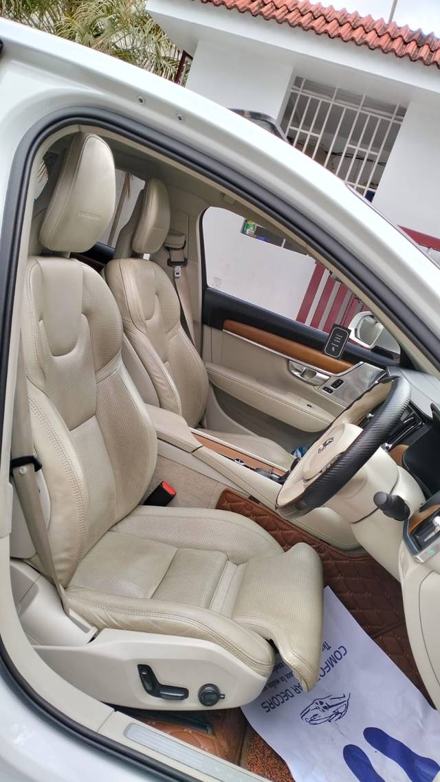 https://images10.gaadi.com/usedcar_image/4346558/original/eafe0461046f9ab68df2f5d789d6b170.jpeg?imwidth=6400