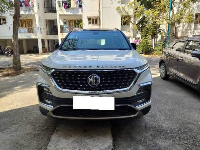 https://images10.gaadi.com/usedcar_image/4346569/original/processed_02f2880b-720e-4c92-bf16-ce3a570984e5.jpg?imwidth=6400