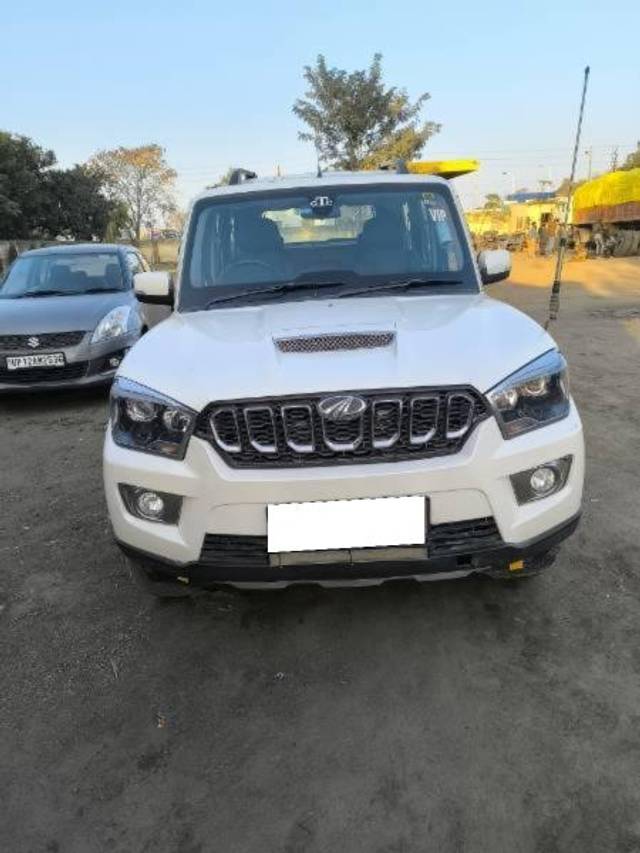 https://images10.gaadi.com/usedcar_image/4346684/original/processed_c68ad954-c6e8-426b-83ef-4862c96c3067.jpg?imwidth=6400