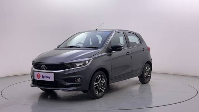 https://images10.gaadi.com/usedcar_image/4346725/original/bd40bf8bd5c03a994bc79f90e2af6f6c.JPG?imwidth=6400