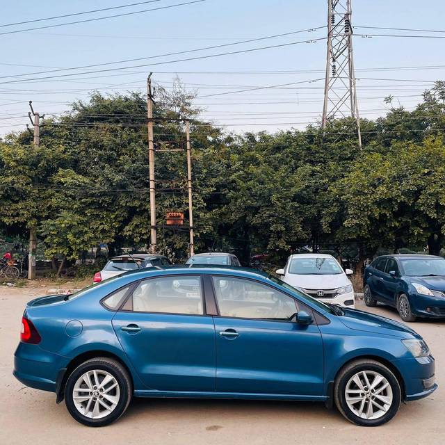 https://images10.gaadi.com/usedcar_image/4346828/original/processed_4a7454b483b6e21496d18ec40717f9ca.jpg?imwidth=6401