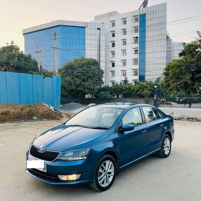 https://images10.gaadi.com/usedcar_image/4346828/original/processed_85ba787e7201181250b365cccc0e962f.jpg?imwidth=6400