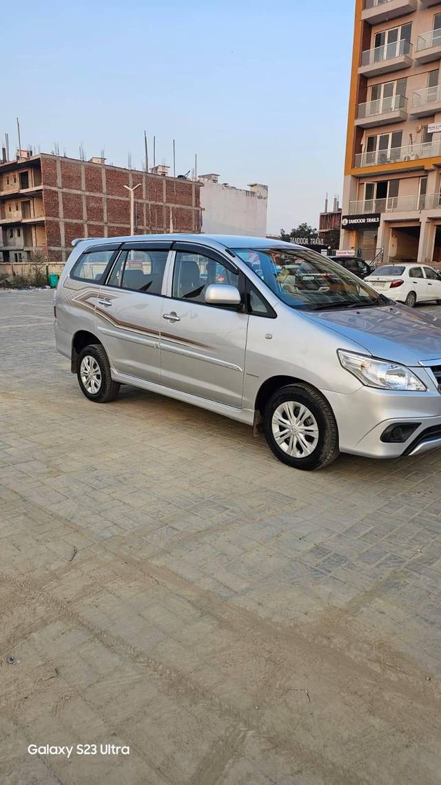 https://images10.gaadi.com/usedcar_image/4346832/original/processed_e4a3eeba892063357a3b3e467c433063.jpg?imwidth=6401