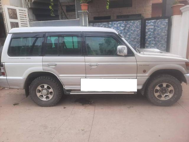 https://images10.gaadi.com/usedcar_image/4347017/original/processed_01c5caa5a520ec3cc57a10fc90ff4ef9.jpg?imwidth=6401