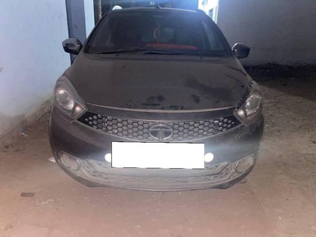 https://images10.gaadi.com/usedcar_image/4347051/original/processed_b3d60bbc-3305-4f0d-9041-8d9a2b19b999.jpg?imwidth=6400