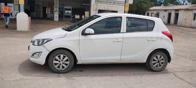 https://images10.gaadi.com/usedcar_image/4347083/original/processed_067cb761-027a-42b6-86fd-320b6a2c4900.jpg?imwidth=6400