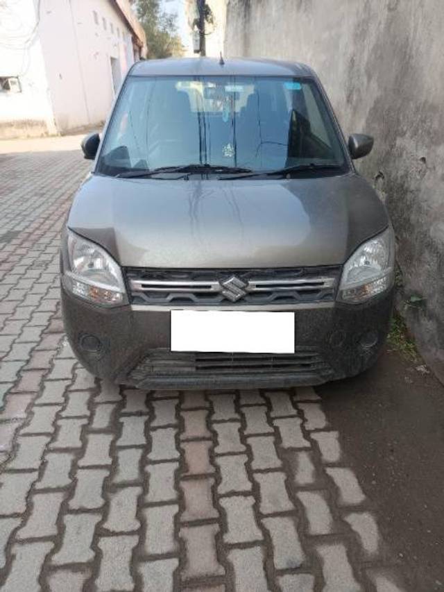 https://images10.gaadi.com/usedcar_image/4347157/original/processed_abf2851b-c3fa-4f30-8899-2e54d9e17998.jpg?imwidth=6400