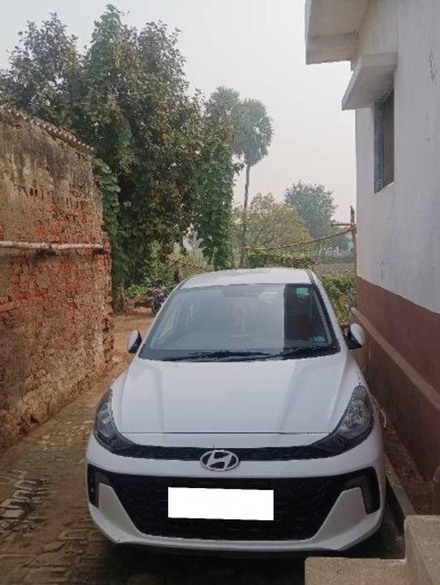 https://images10.gaadi.com/usedcar_image/4347176/original/processed_f24dab34-84eb-4289-a10a-88b0b5922461.jpg?imwidth=6400