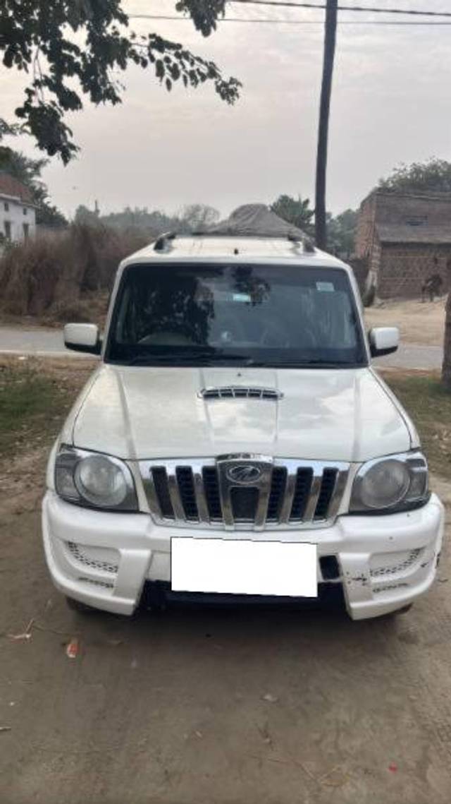 https://images10.gaadi.com/usedcar_image/4347206/original/processed_1a2d9baa-ebcd-43f6-a250-c17c768f6a55.jpg?imwidth=6400