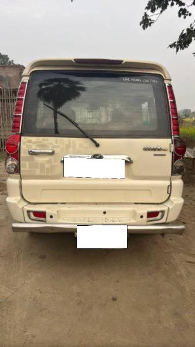 https://images10.gaadi.com/usedcar_image/4347206/original/processed_bfa69e92-3854-4cce-b33b-dc458c2e46e6.jpg?imwidth=6401