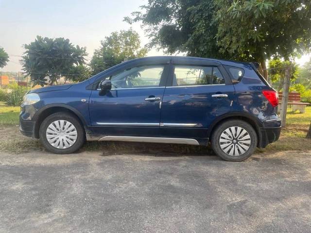 https://images10.gaadi.com/usedcar_image/4347299/original/5ca0300f7900f72ee53d68abfc8a4db9.jpeg?imwidth=6402