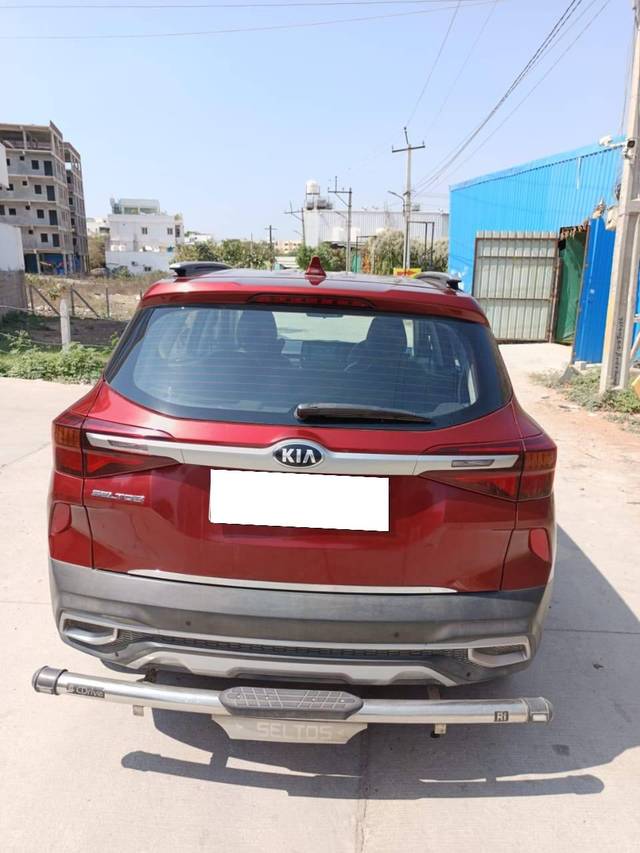 https://images10.gaadi.com/usedcar_image/4347535/original/processed_986fea7e4b95e5e52887d22fc843e984.jpg?imwidth=6402