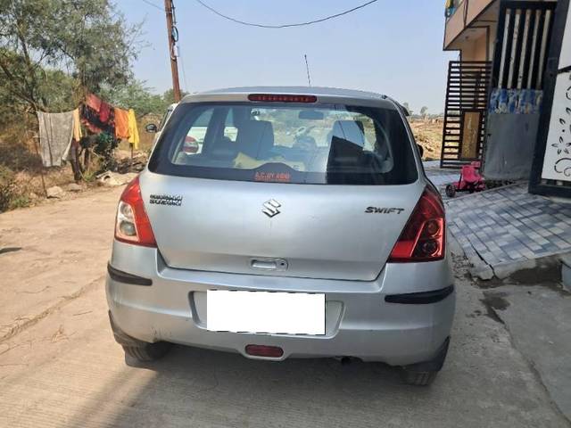 https://images10.gaadi.com/usedcar_image/4347608/original/processed_26911c09-67fa-43e0-b5da-9b3f14c1da1d.jpg?imwidth=6402