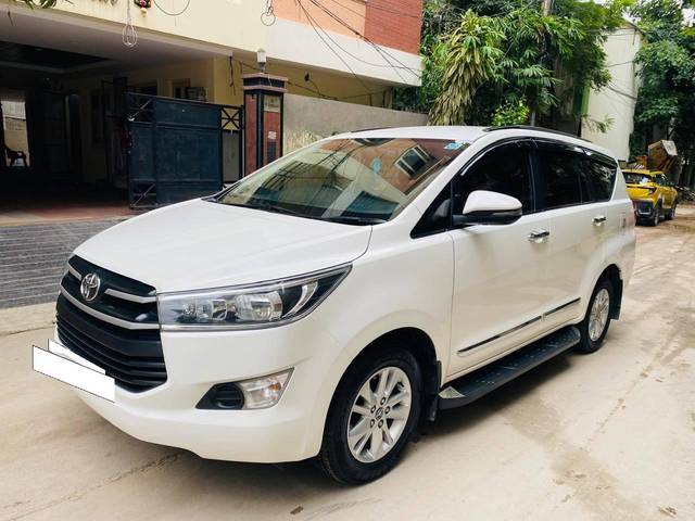 https://images10.gaadi.com/usedcar_image/4347639/original/processed_18ee5cb427152daf4002d1c385300bae.jpg?imwidth=6402