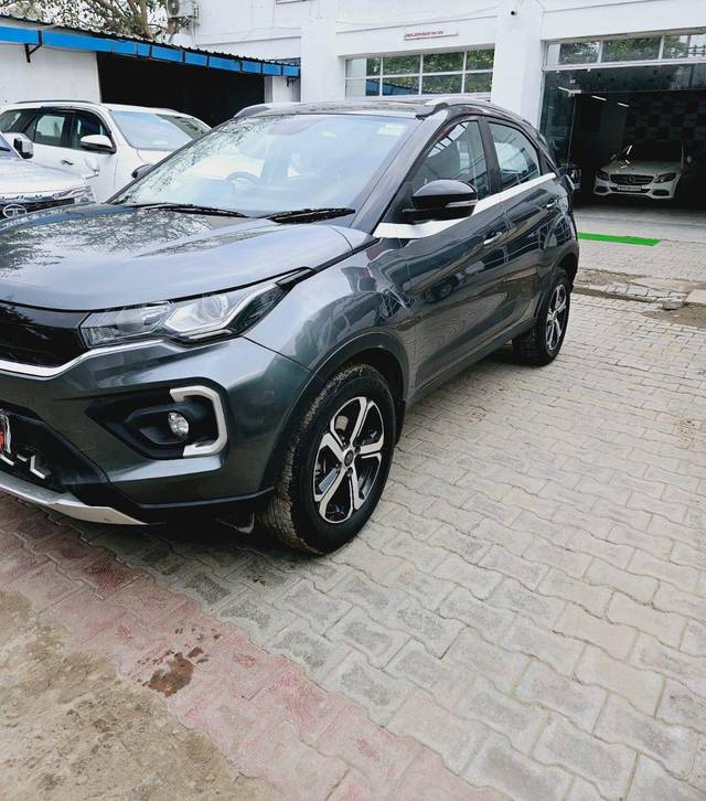 https://images10.gaadi.com/usedcar_image/4347671/original/processed_9d9199aeb62f5bf7a2874b66874adf2e.jpg?imwidth=6401