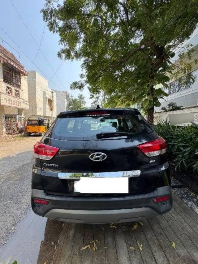 https://images10.gaadi.com/usedcar_image/4347675/original/processed_b4b195b4-a4af-42dd-bc22-ad5977660136.jpeg?imwidth=6401