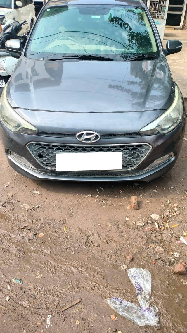 https://images10.gaadi.com/usedcar_image/4347685/original/processed_4904662c0ff5d2ab6a7033957c68d558.jpg?imwidth=6400