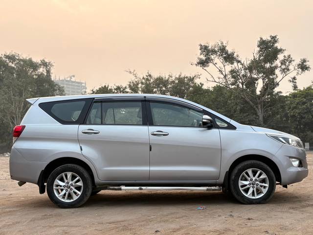 https://images10.gaadi.com/usedcar_image/4347714/original/62555a35985a3aa59c020d388ea7a342.jpg?imwidth=6401