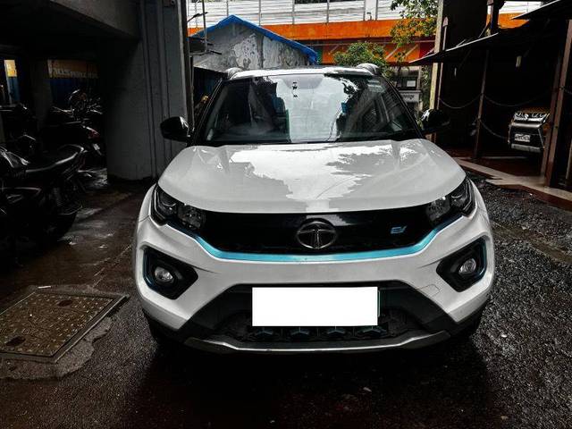 https://images10.gaadi.com/usedcar_image/4347733/original/8c6df2fb1d9b835f5716403315d9d716.jpeg?imwidth=6400