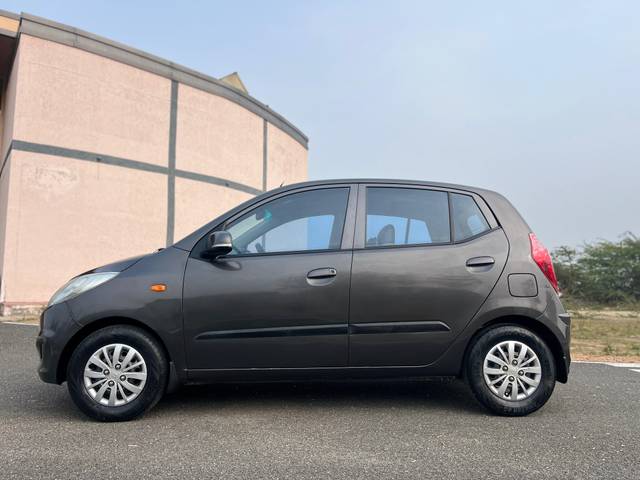 https://images10.gaadi.com/usedcar_image/4347769/original/processed_226ef85d7e90eee206ed55ac805d4401.jpg?imwidth=6402