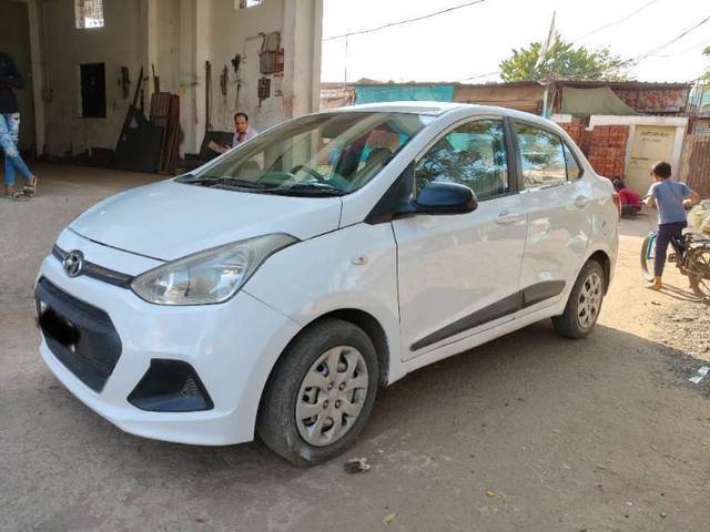 https://images10.gaadi.com/usedcar_image/4347817/original/processed_050cdc98-035a-4a64-94fb-718591de6976.jpg?imwidth=6400