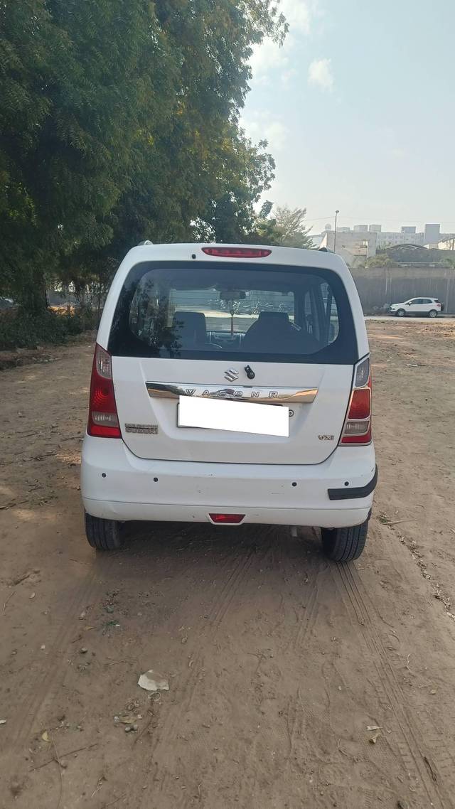 https://images10.gaadi.com/usedcar_image/4347906/original/processed_df8f2422862fe5acc65cf9883fea104a.jpg?imwidth=6402