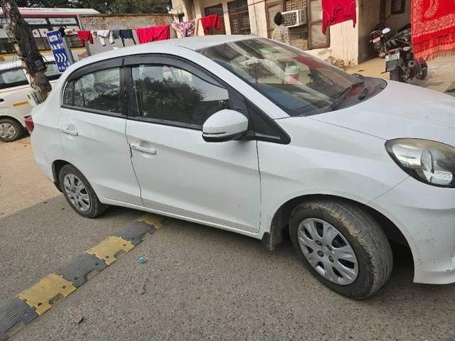 https://images10.gaadi.com/usedcar_image/4347908/original/processed_6eaf5d60-ae62-447c-876f-35ce3bb6b630.jpg?imwidth=6400