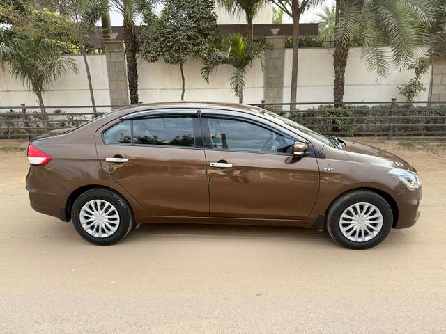 https://images10.gaadi.com/usedcar_image/4347918/original/0df87435459f3f0c5e3a541aed1c7f4e.jpg?imwidth=6401