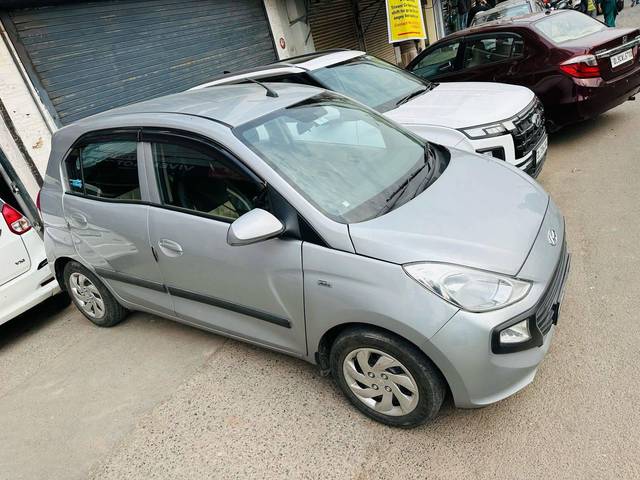 https://images10.gaadi.com/usedcar_image/4347920/original/processed_4ce4bc2ca6e1fa6d4d011efe2bb5864e.jpg?imwidth=6402