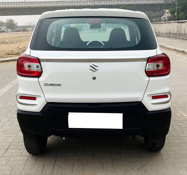 https://images10.gaadi.com/usedcar_image/4348003/original/processed_c0a960fd96edc922dbc689d027b85e34.jpg?imwidth=6401