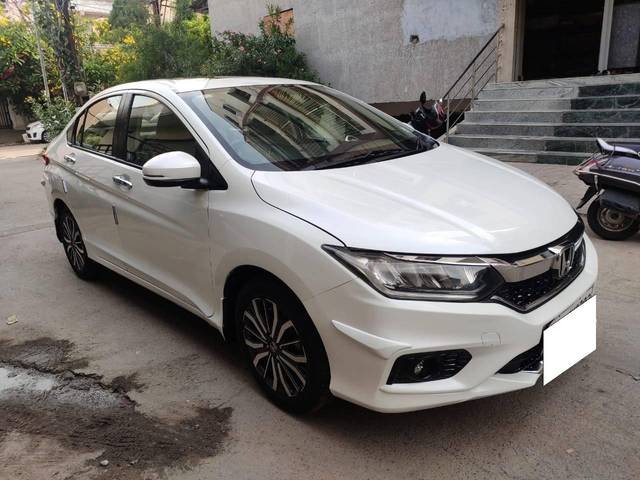 https://images10.gaadi.com/usedcar_image/4348034/original/processed_54ddc6951f6ee66a6019de0f4acc6182.jpg?imwidth=6400