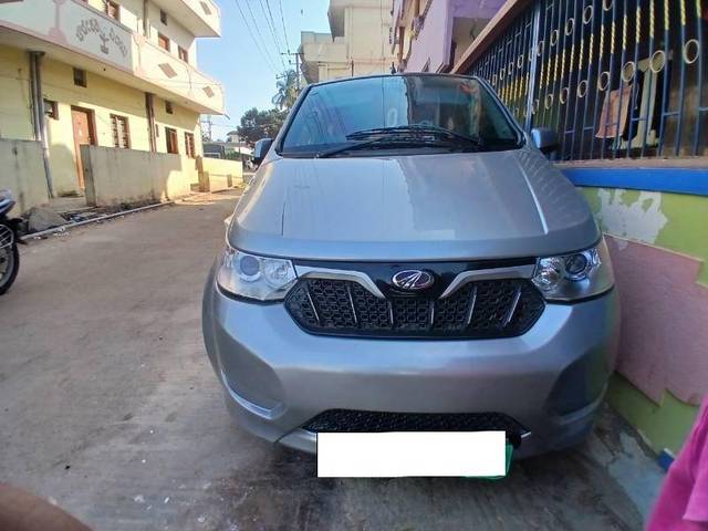 https://images10.gaadi.com/usedcar_image/4348060/original/a9f16af7208a332ffefeb664bc6a8093.jpg?imwidth=6400