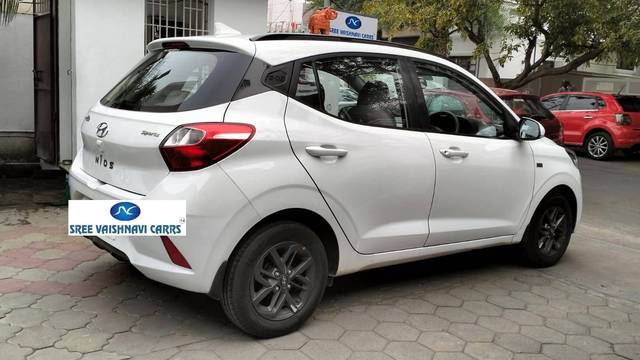 https://images10.gaadi.com/usedcar_image/4348144/original/processed_574875bfd6d66c3eaed116de56246916.jpeg?imwidth=6401