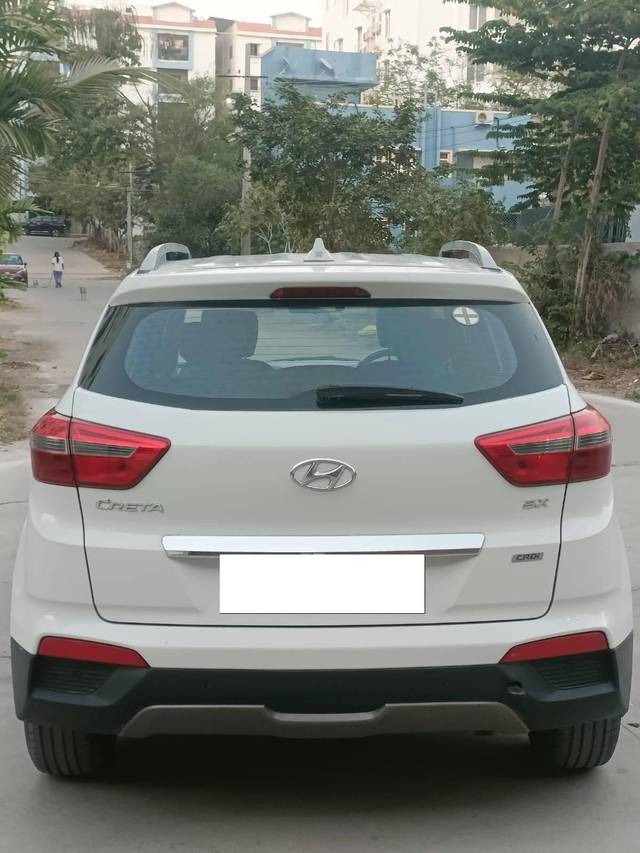 https://images10.gaadi.com/usedcar_image/4348158/original/processed_77e07199196aea26796e877e832e350f.jpg?imwidth=6402