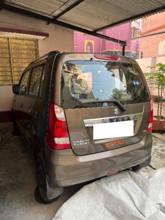 https://images10.gaadi.com/usedcar_image/4348178/original/a00014a2a67737707ed1f58eb9ae57b7.jpeg?imwidth=6401