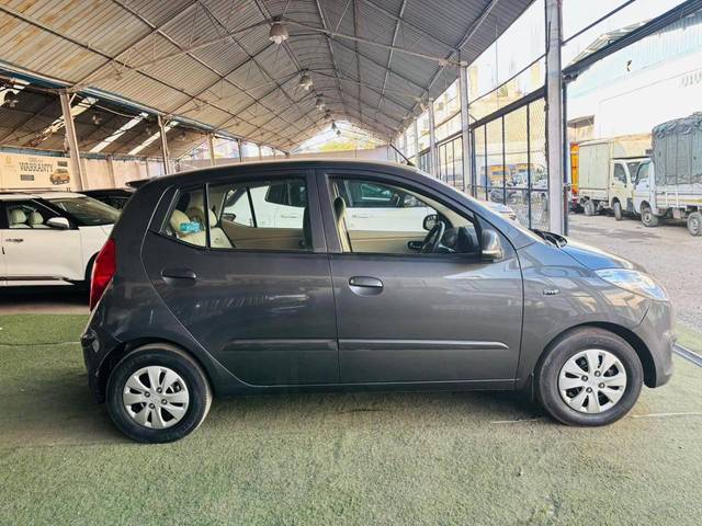 https://images10.gaadi.com/usedcar_image/4348262/original/processed_05bf8660a55a47a0c91b8664d78d6874.jpg?imwidth=6401