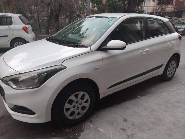 https://images10.gaadi.com/usedcar_image/4348273/original/4bea7b0f87efff1c1c1712bfe530dec1.jpg?imwidth=6400