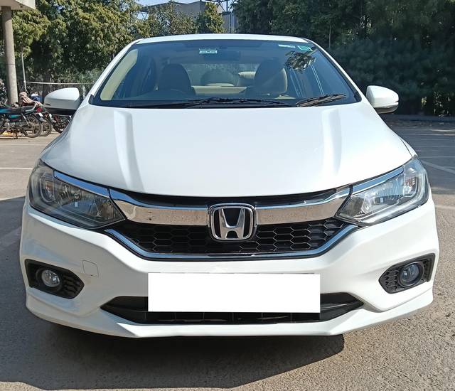 https://images10.gaadi.com/usedcar_image/4348335/original/processed_e14045d6ddf50eea51a389066bc0eb3a.jpg?imwidth=6400