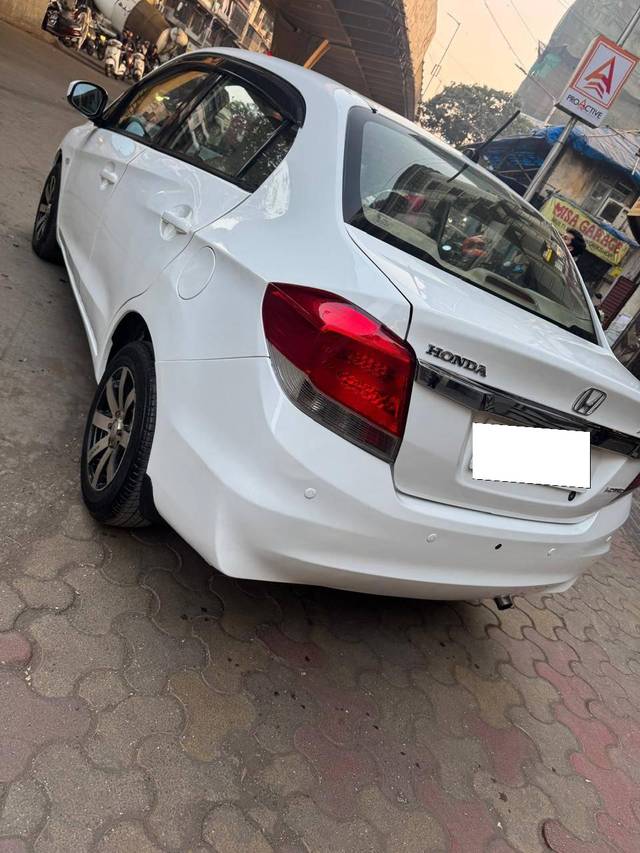 https://images10.gaadi.com/usedcar_image/4348452/original/processed_9c31fee7498adc34bb3b08b5a4a8ad74.jpg?imwidth=6402